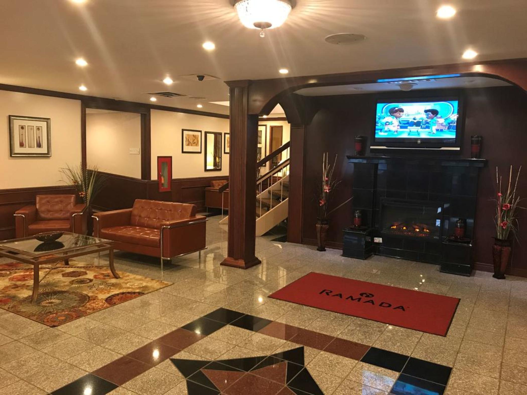 Ramada By Wyndham Albert Lea Extérieur photo