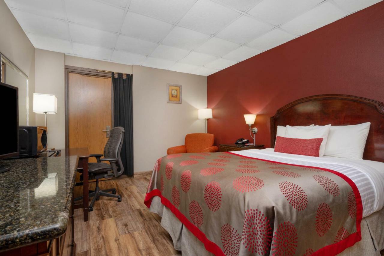 Ramada By Wyndham Albert Lea Extérieur photo