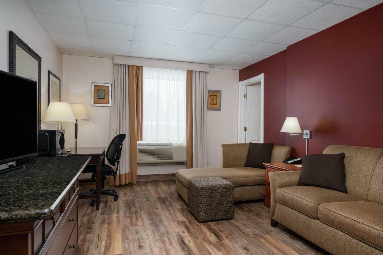 Ramada By Wyndham Albert Lea Extérieur photo