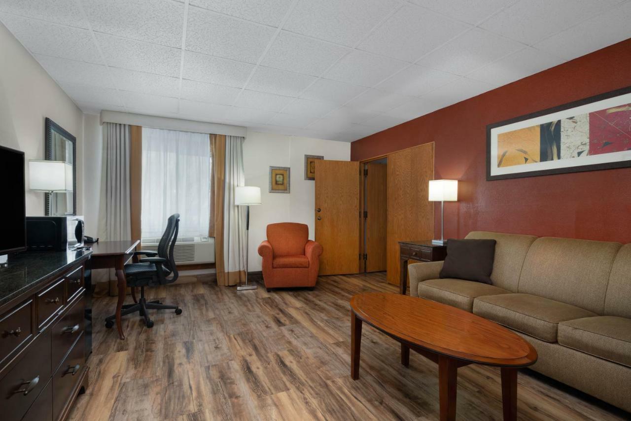 Ramada By Wyndham Albert Lea Extérieur photo